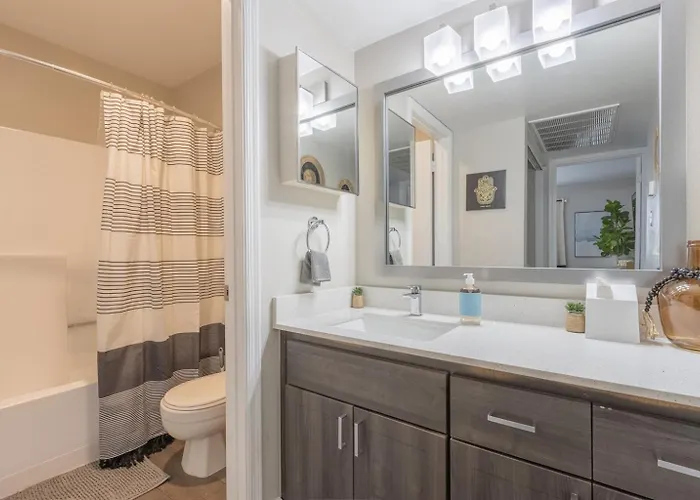 King Bed Walk To Dining Parking Modern Stay * Phoenix